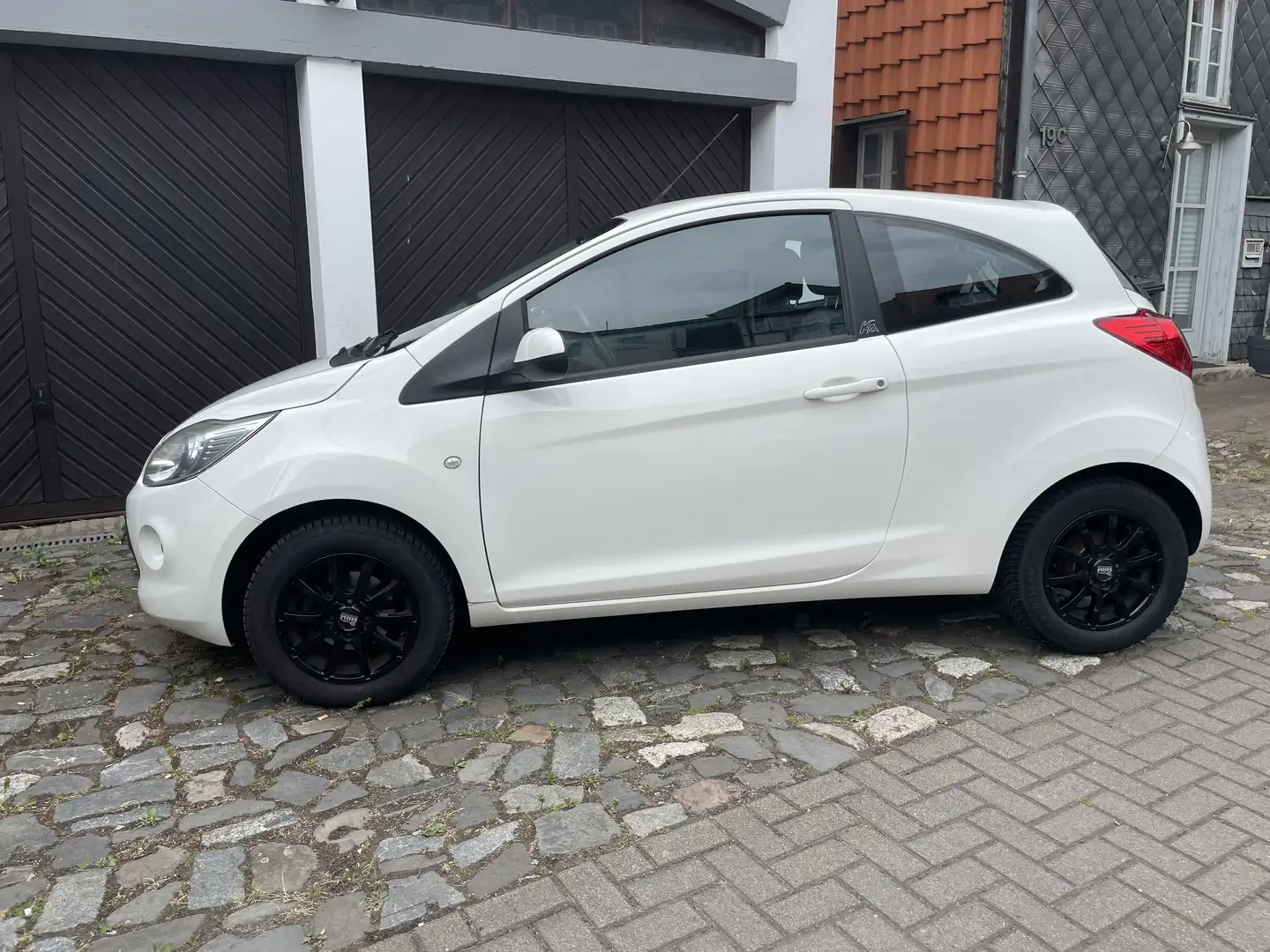 Ford Ka/Ka+ Ka 1.2 Start-Stopp-System Trend -Iconic - wenig Km Weiß - 1