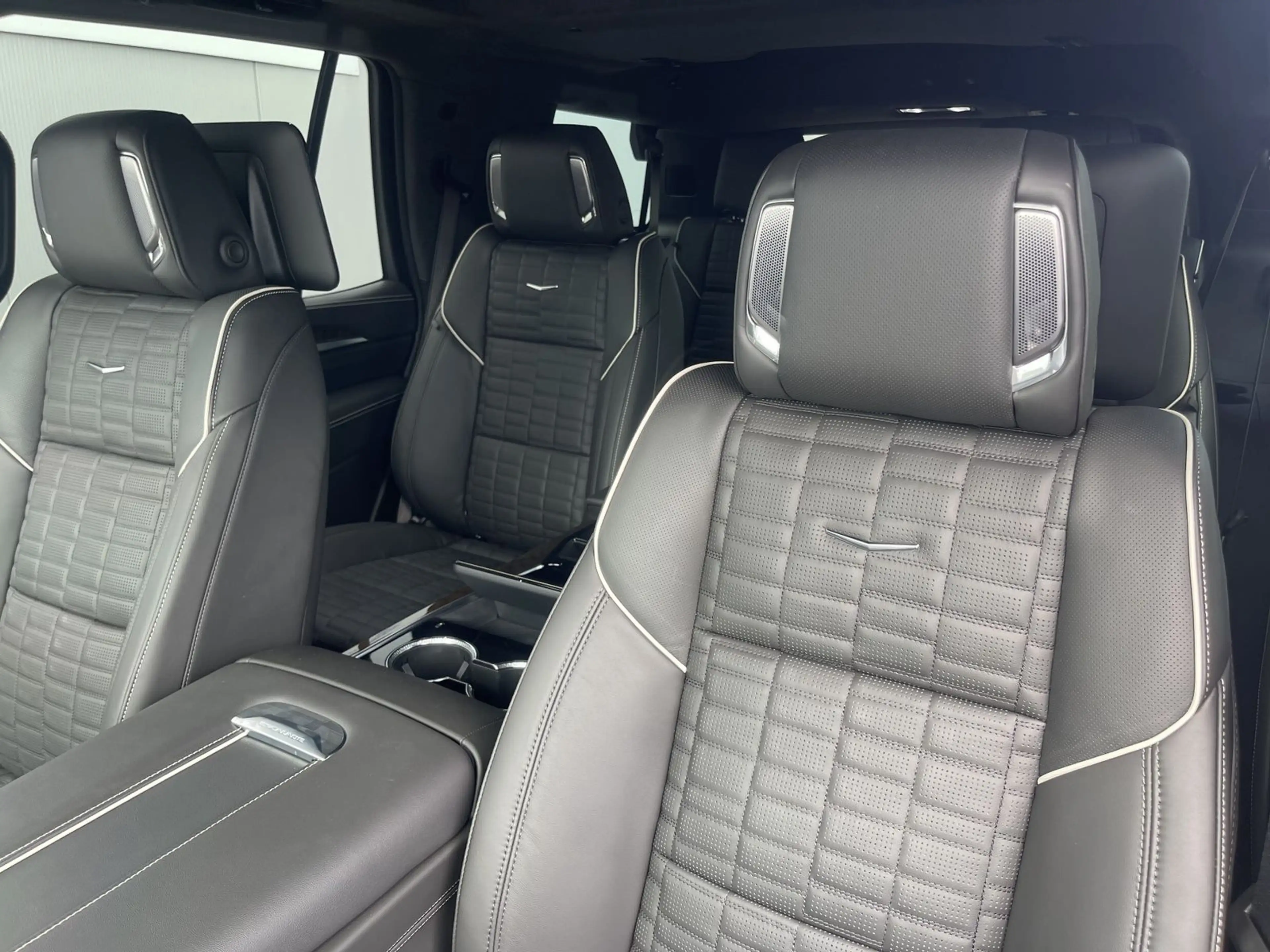 Cadillac Escalade Sport Platinum 6.2 V8 MY26 | Executive — photo 11