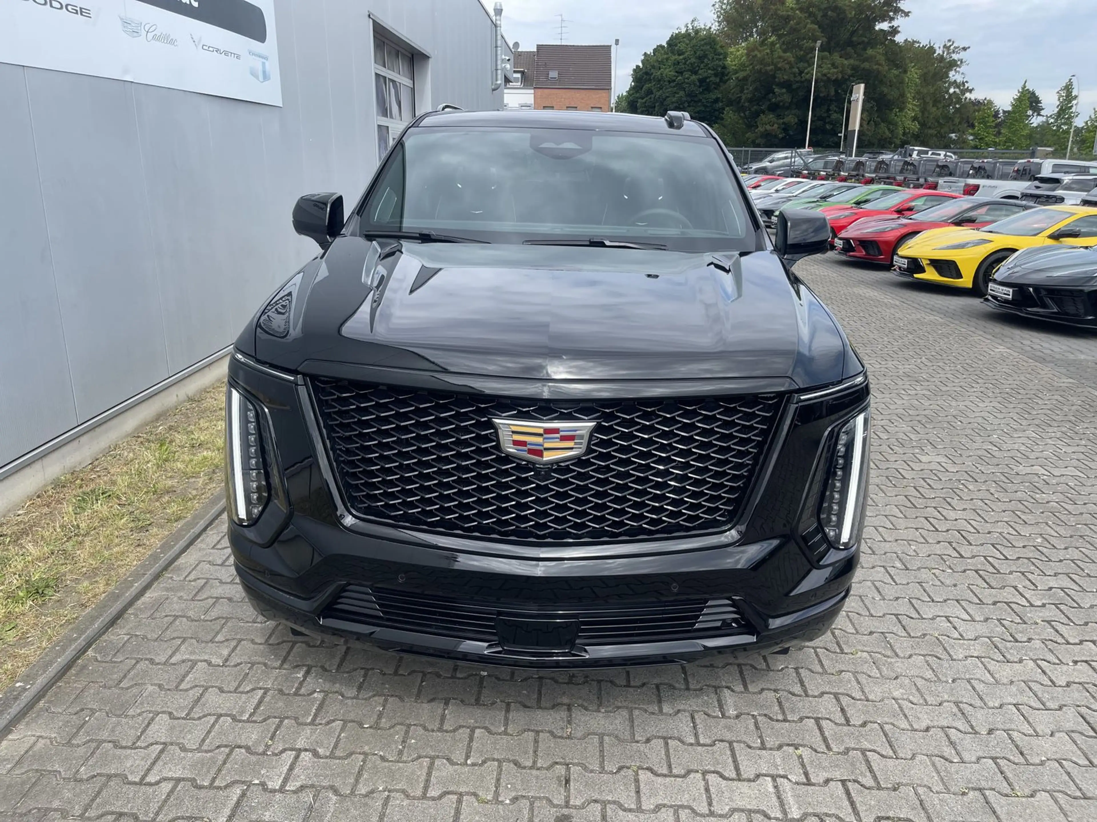 Cadillac Escalade Sport Platinum 6.2 V8 MY26 | Executive — photo 2