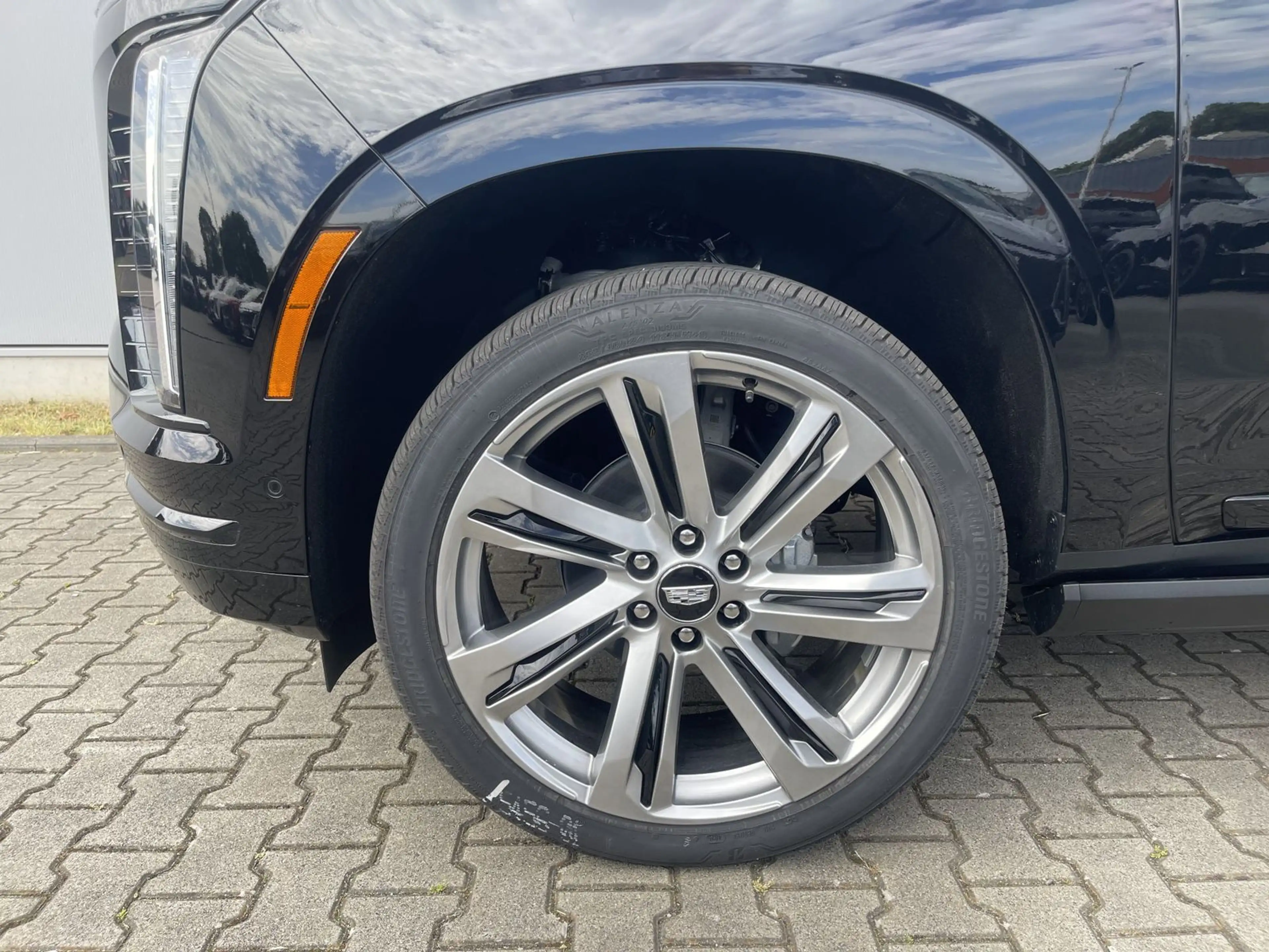 Cadillac Escalade Sport Platinum 6.2 V8 MY26 | Executive — photo 6