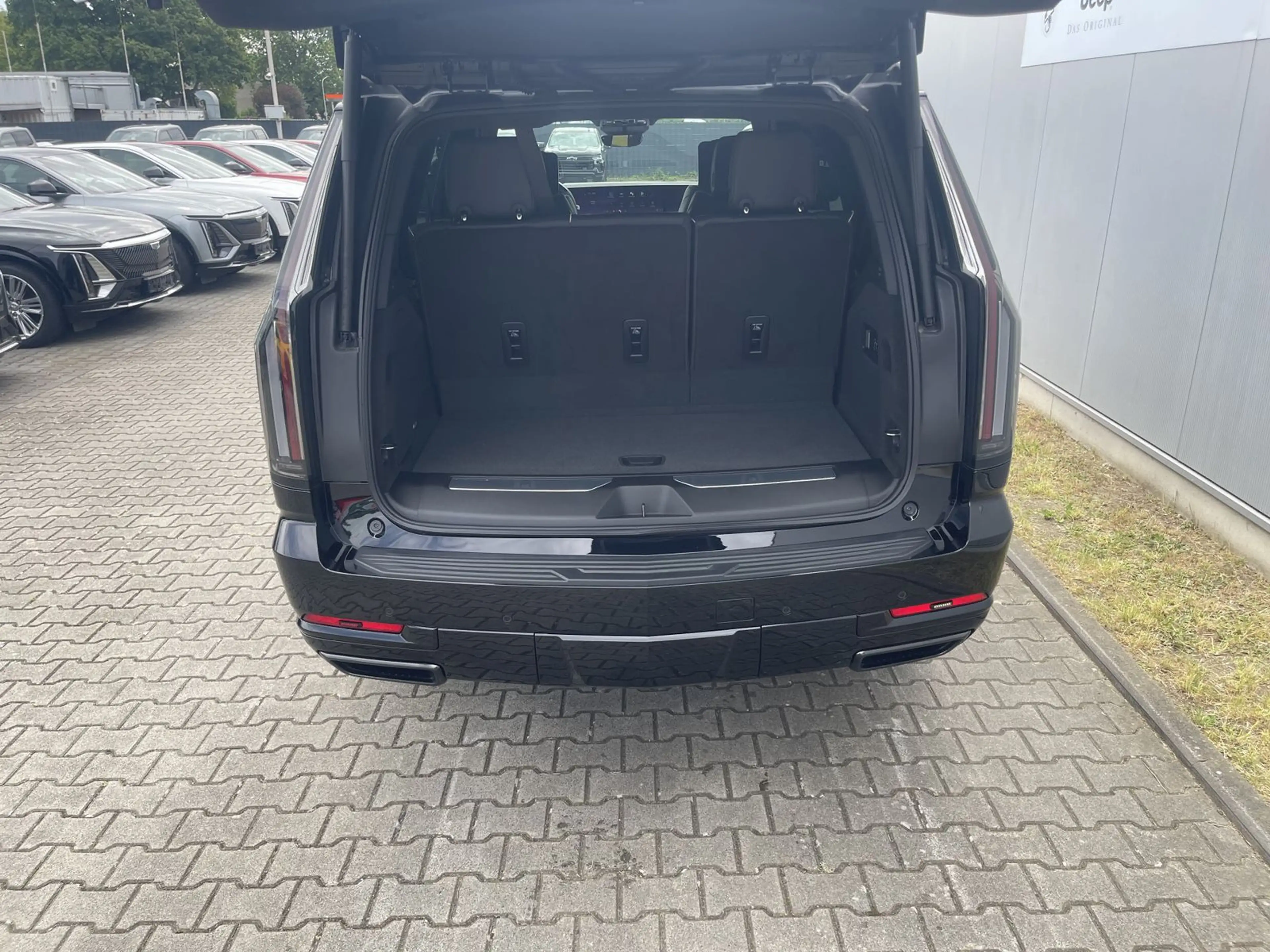 Cadillac Escalade Sport Platinum 6.2 V8 MY26 | Executive — photo 5