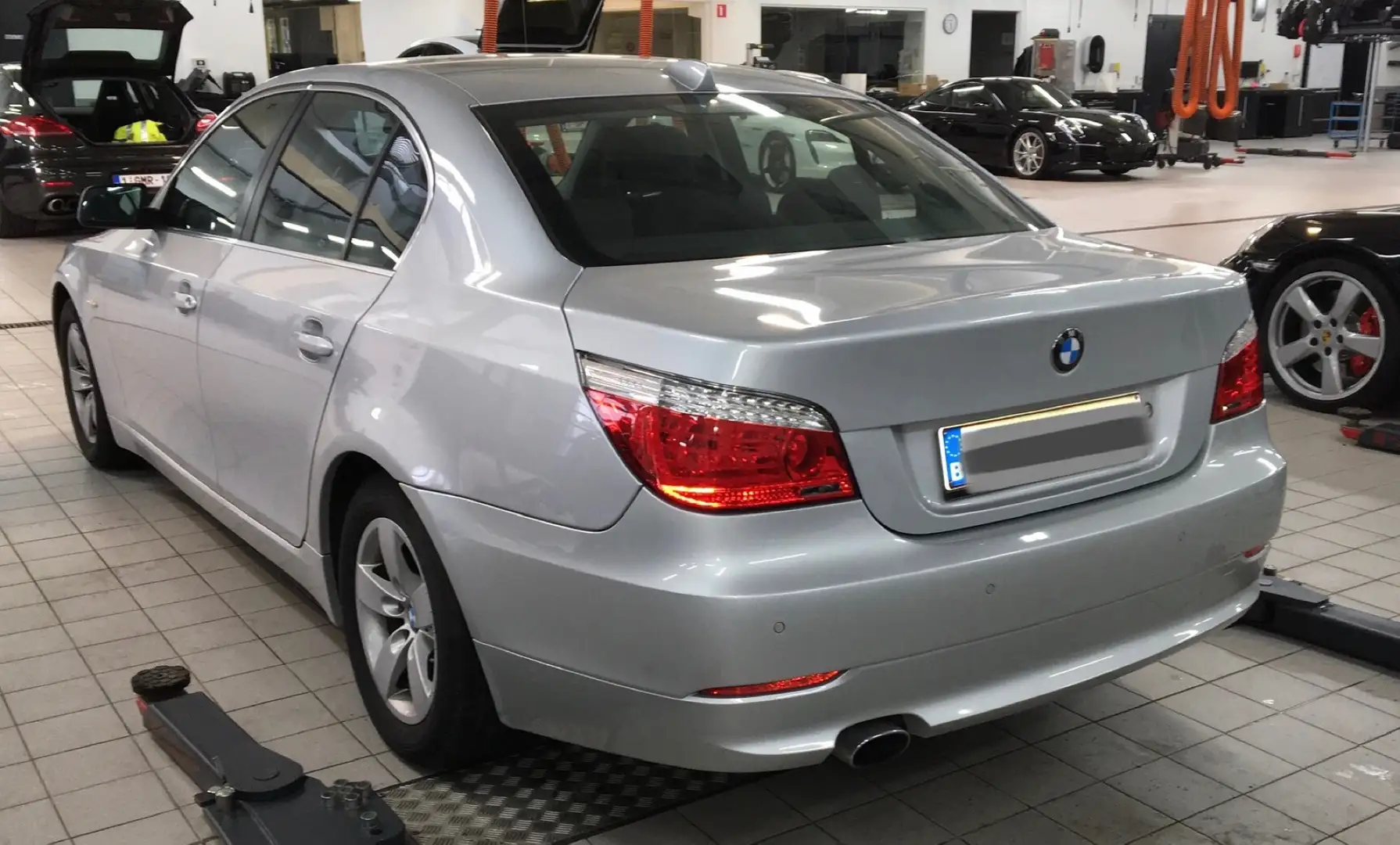 BMW 520 520d 89000km Plateado - 2
