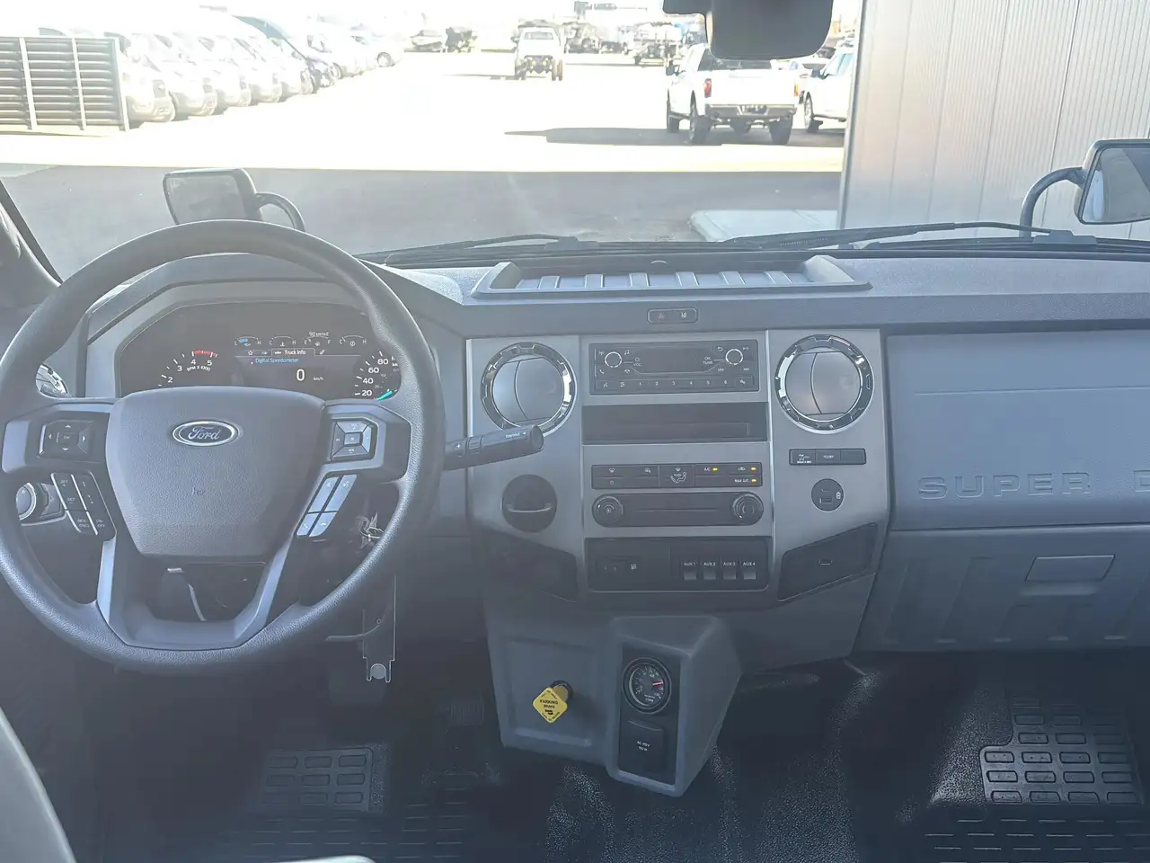 Ford F-750 Super Duty снимка Ford F-750 Super Duty
