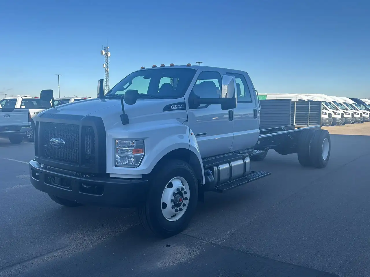 Ford F-750 Super Duty снимка Ford F-750 Super Duty