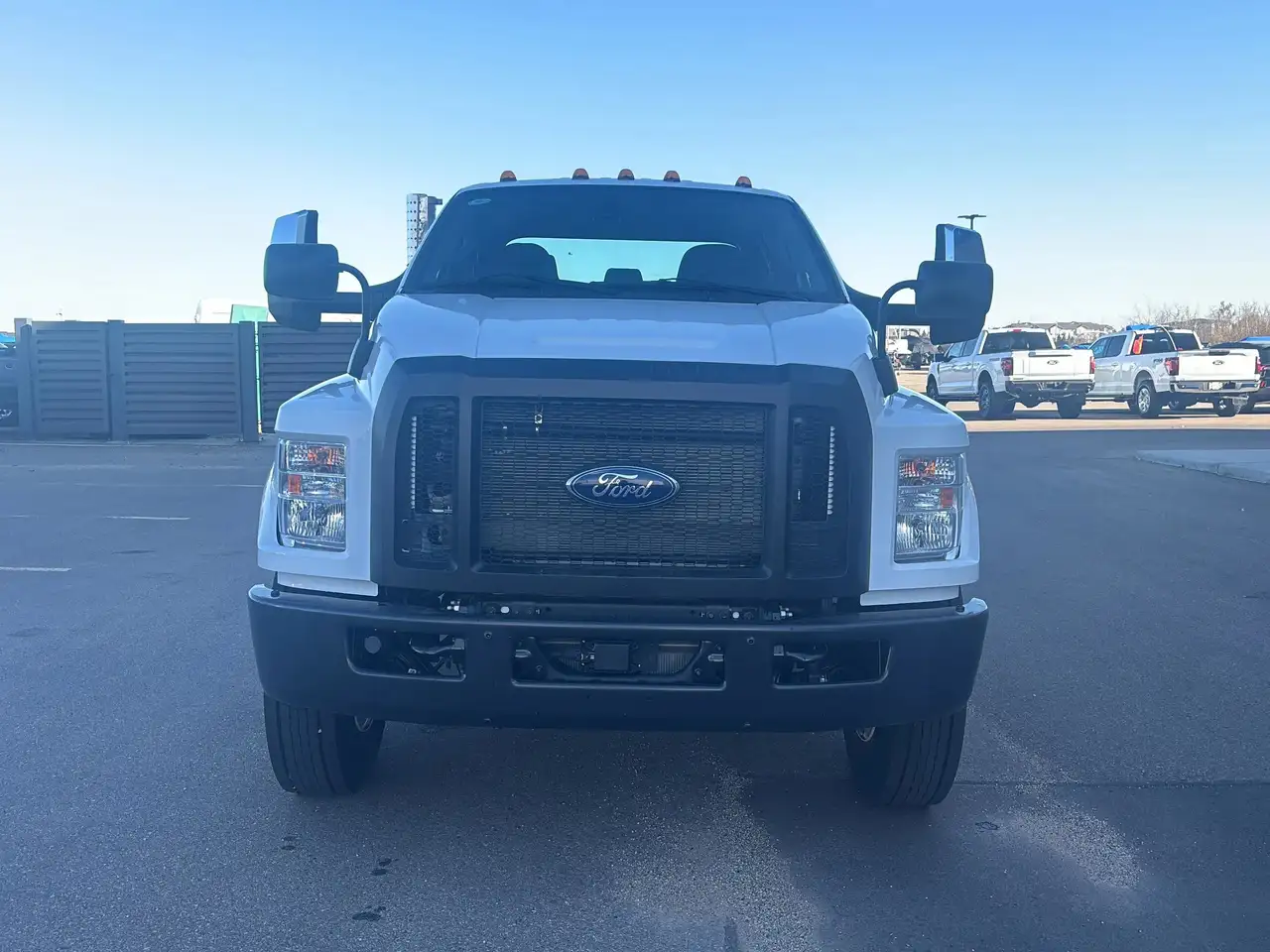 Ford F-750 Super Duty снимка Ford F-750 Super Duty