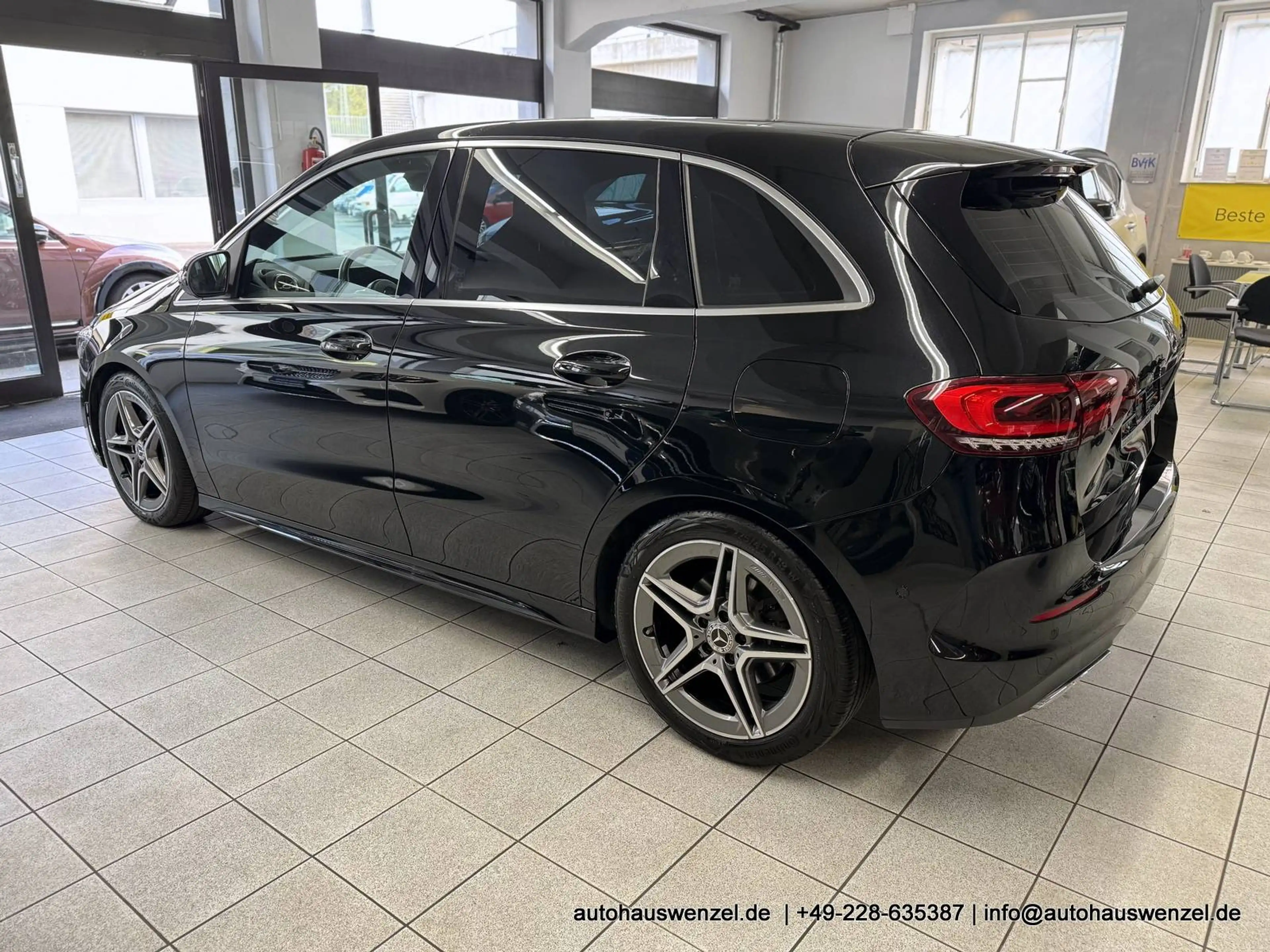 Mercedes-Benz B 220 4Matic AMG - DISTRONIC PANORAMA STANDHEIZUNG MULTIBEAM HEAD-UP  u.v.m. — photo 9