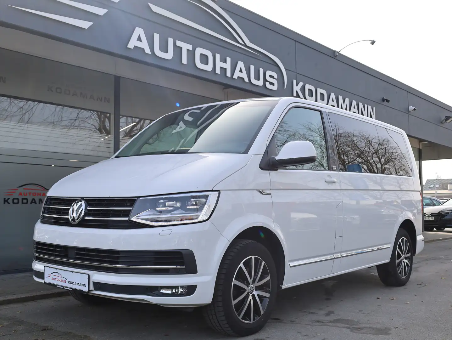 Volkswagen T6 Multivan Generation SIX 2.0TDI*ACC*7Sitze*AHK Weiß - 2