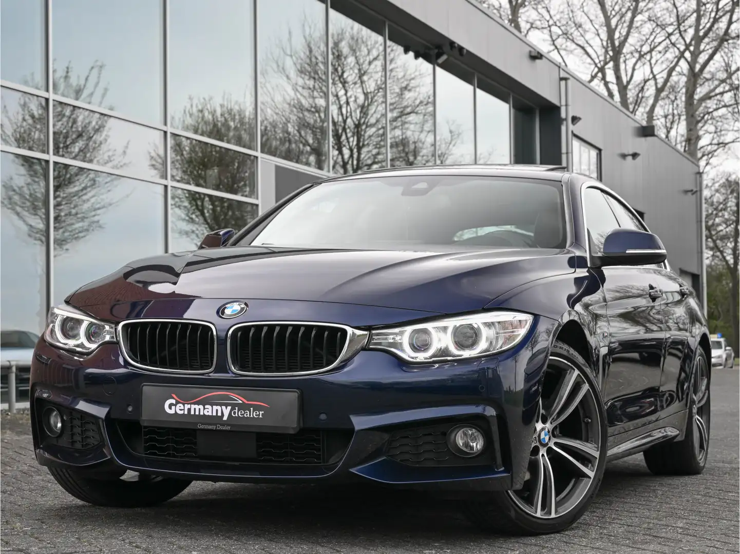 BMW 420 4-serie Gran Coupé 420i 184pk xDrive M-Sportpakket Blauw - 1