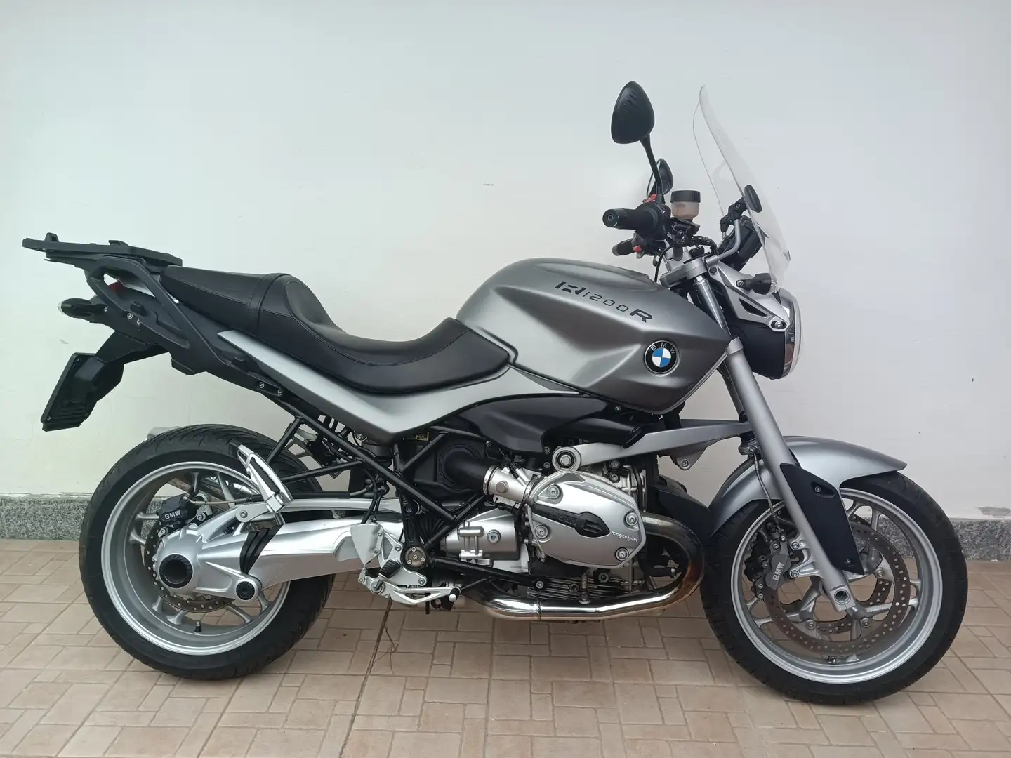 BMW R 1200 R Серебристый - 1