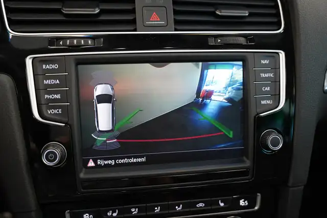 Volkswagen Golf view 17