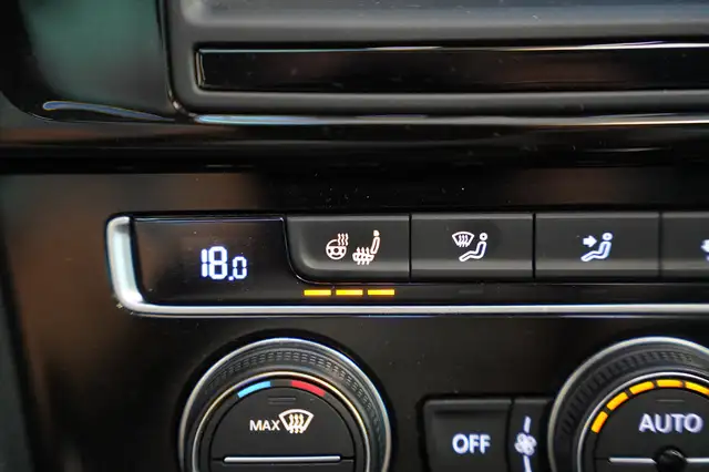 Volkswagen Golf view 13