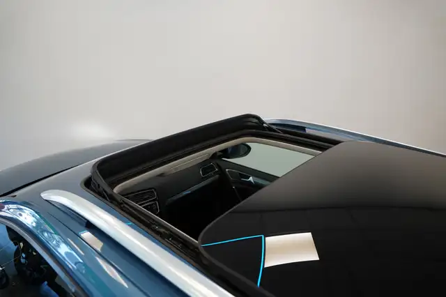Volkswagen Golf view 22