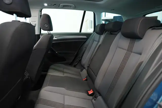 Volkswagen Golf view 19
