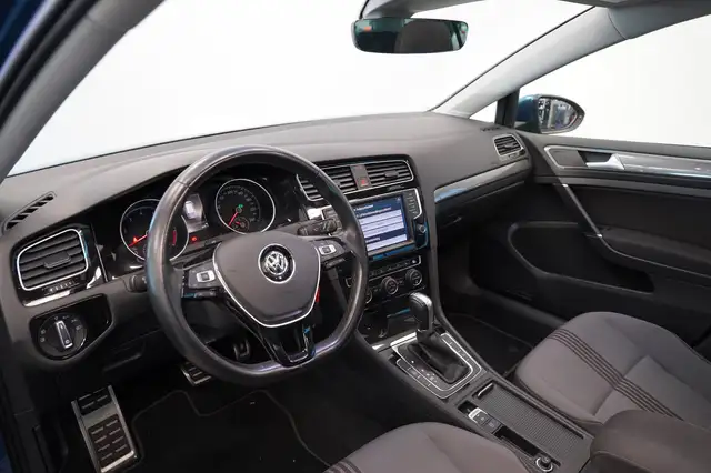 Volkswagen Golf view 5