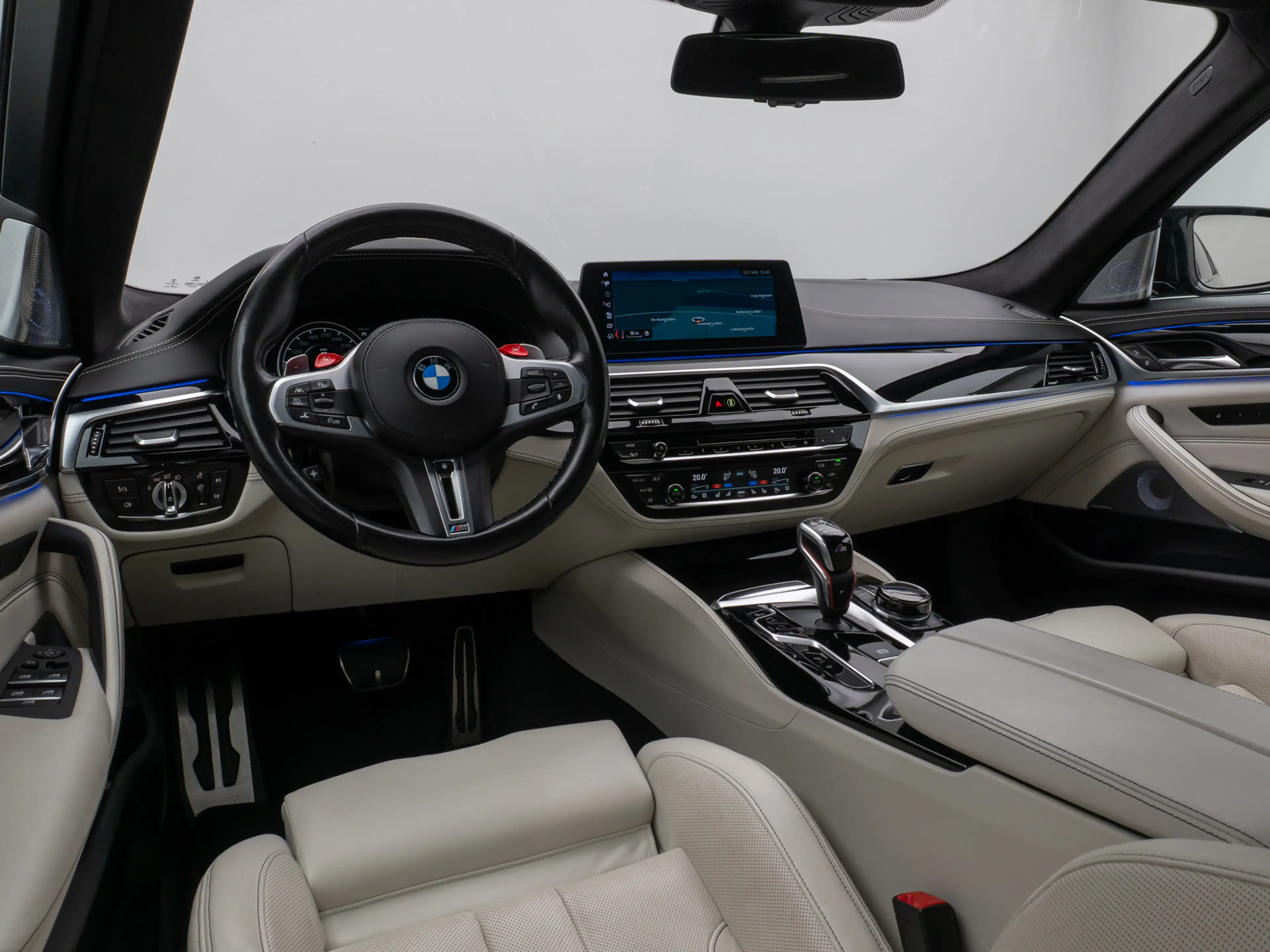 BMW M5 xD 360°HUD DAB B&W SoftCl Massage Komfort — photo 37