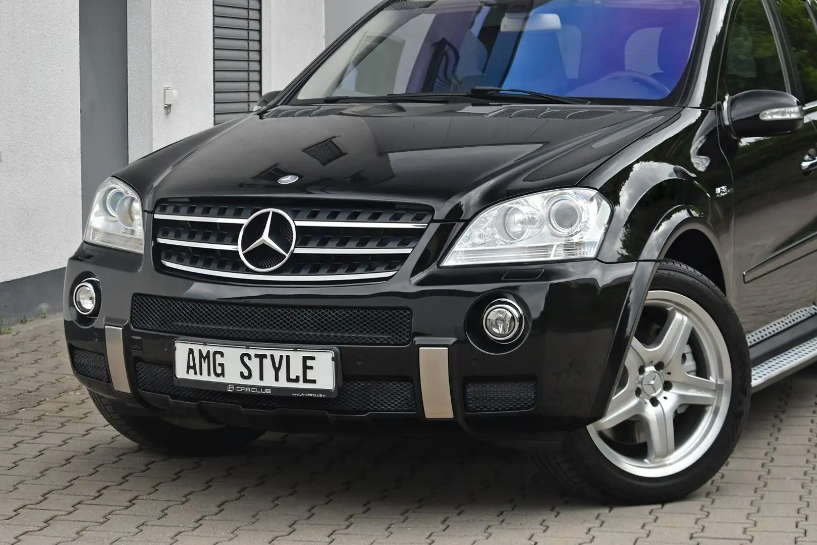 Mercedes-Benz ML 500 4Matic AMG 63 Paket! Voll! Fond! AHK!* Noir - 1