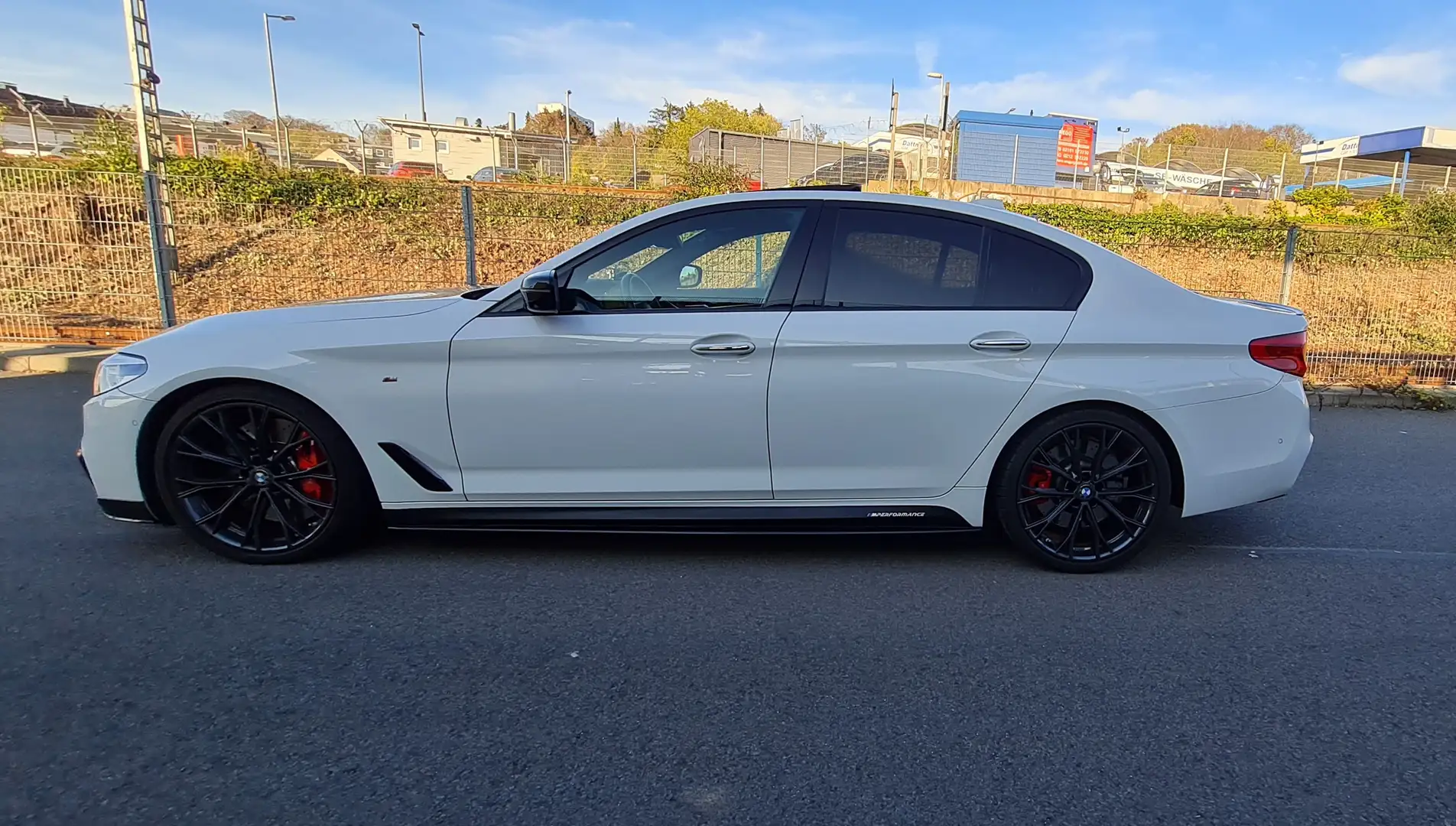 BMW M550 5er M550i xDrive Aut. M - Performance Paket Weiß - 2
