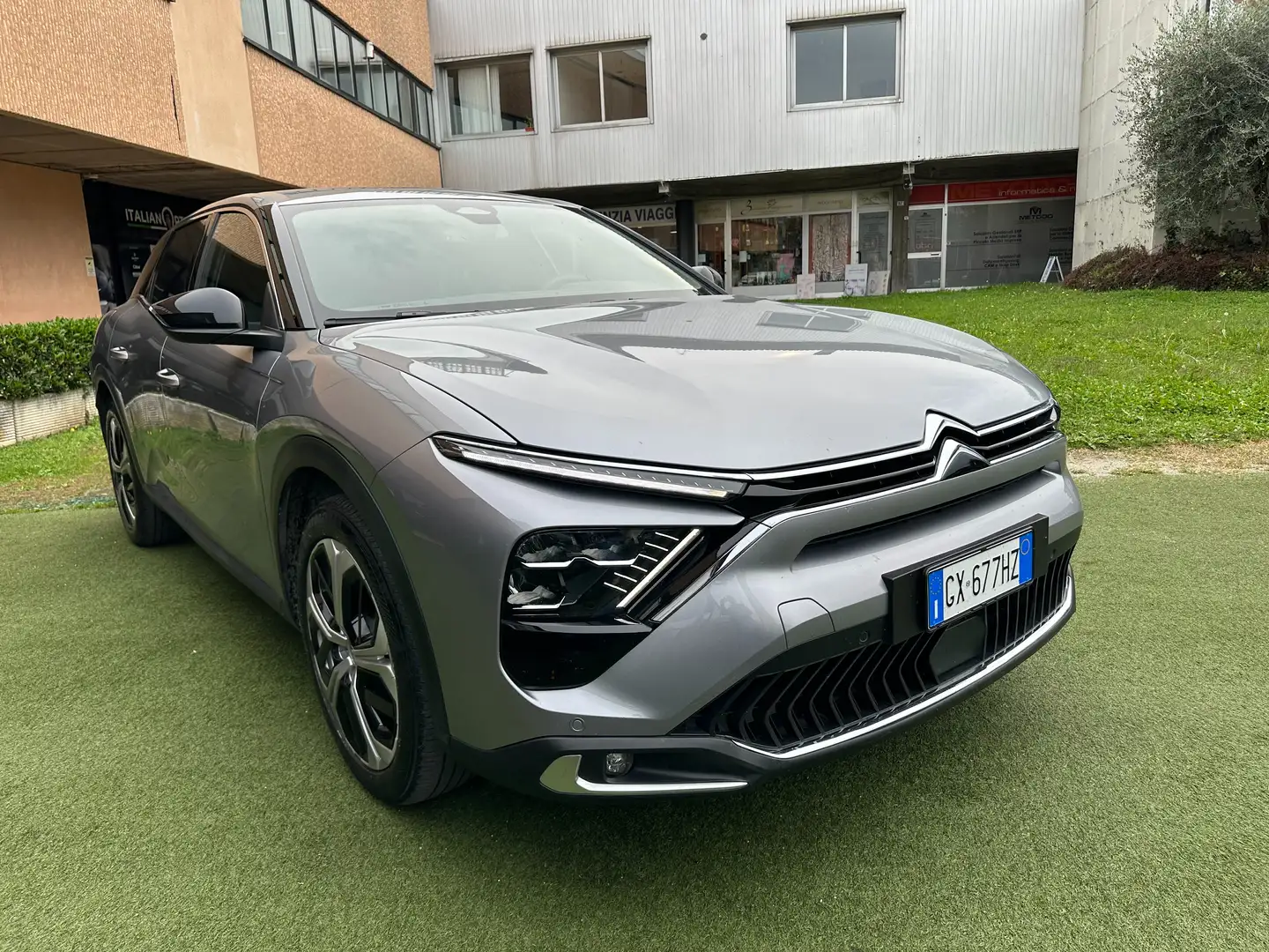Citroen C5 X 1.2 Puretech Shine EAT8 - 18000KM - UNIPROP Grau - 2