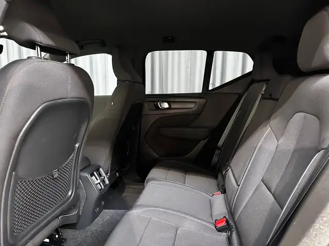 Volvo XC40 view 27