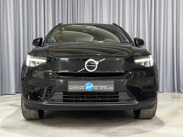 Volvo XC40 view 5