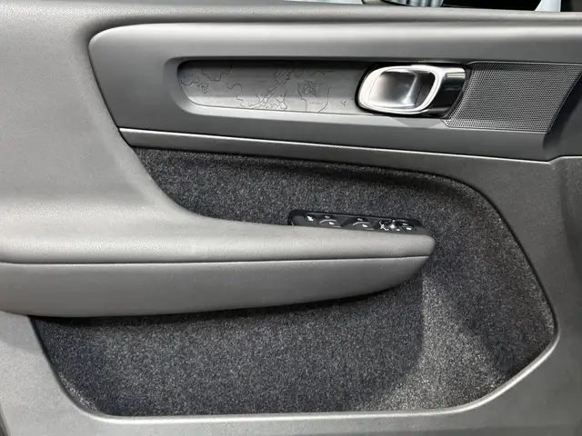 Volvo XC40 view 23