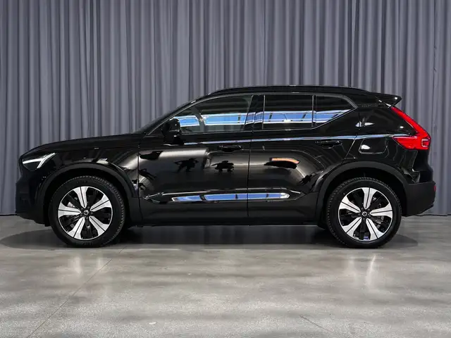 Volvo XC40 view 2