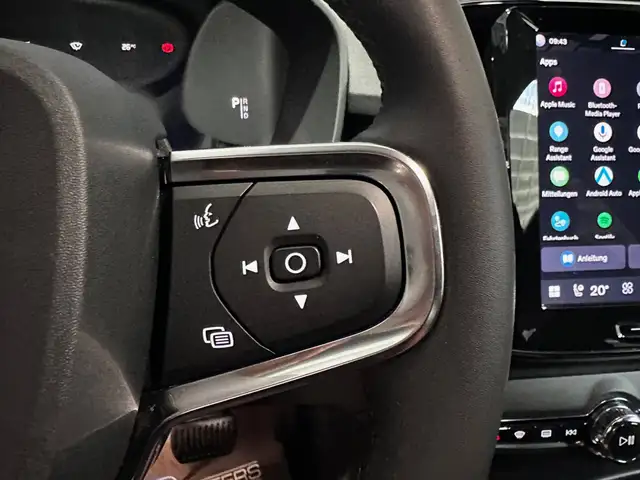 Volvo XC40 view 18