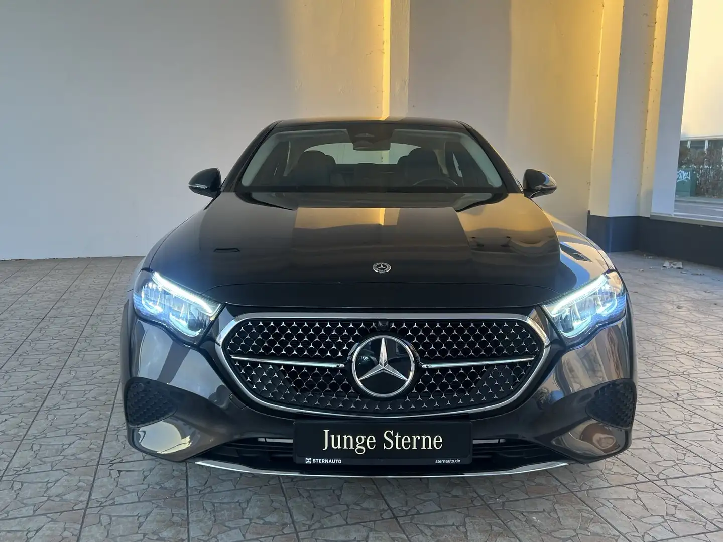 Mercedes-Benz E 300 E 300 e Avantgarde/Distronic/Kamera/LED/Sitzhzg Grau - 2