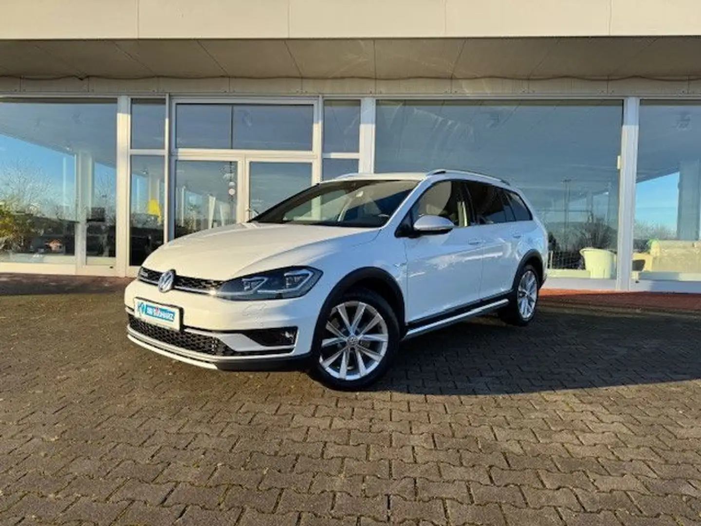 Volkswagen Golf VII Variant Alltrack AHK DSG SH LED Weiß - 1