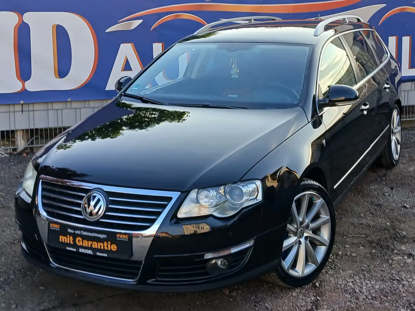 Volkswagen Passat Variant 3,2 V6 Individual 4Motion *DSG*KESSY*LEDER*FOX* Fekete - 1