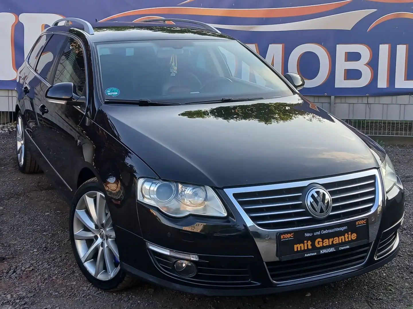 Volkswagen Passat Variant 3,2 V6 Individual 4Motion *DSG*KESSY*LEDER*FOX* Fekete - 2