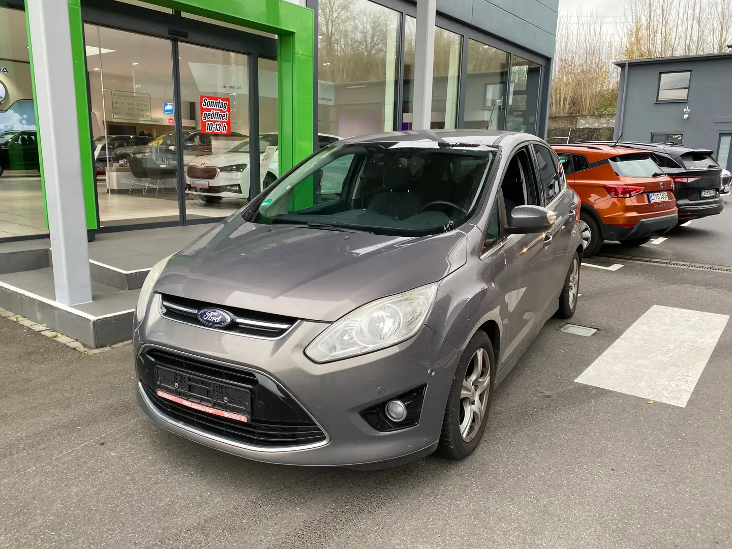 Ford C-Max Titanium mit AHK schwekbar und Navi Braun - 1