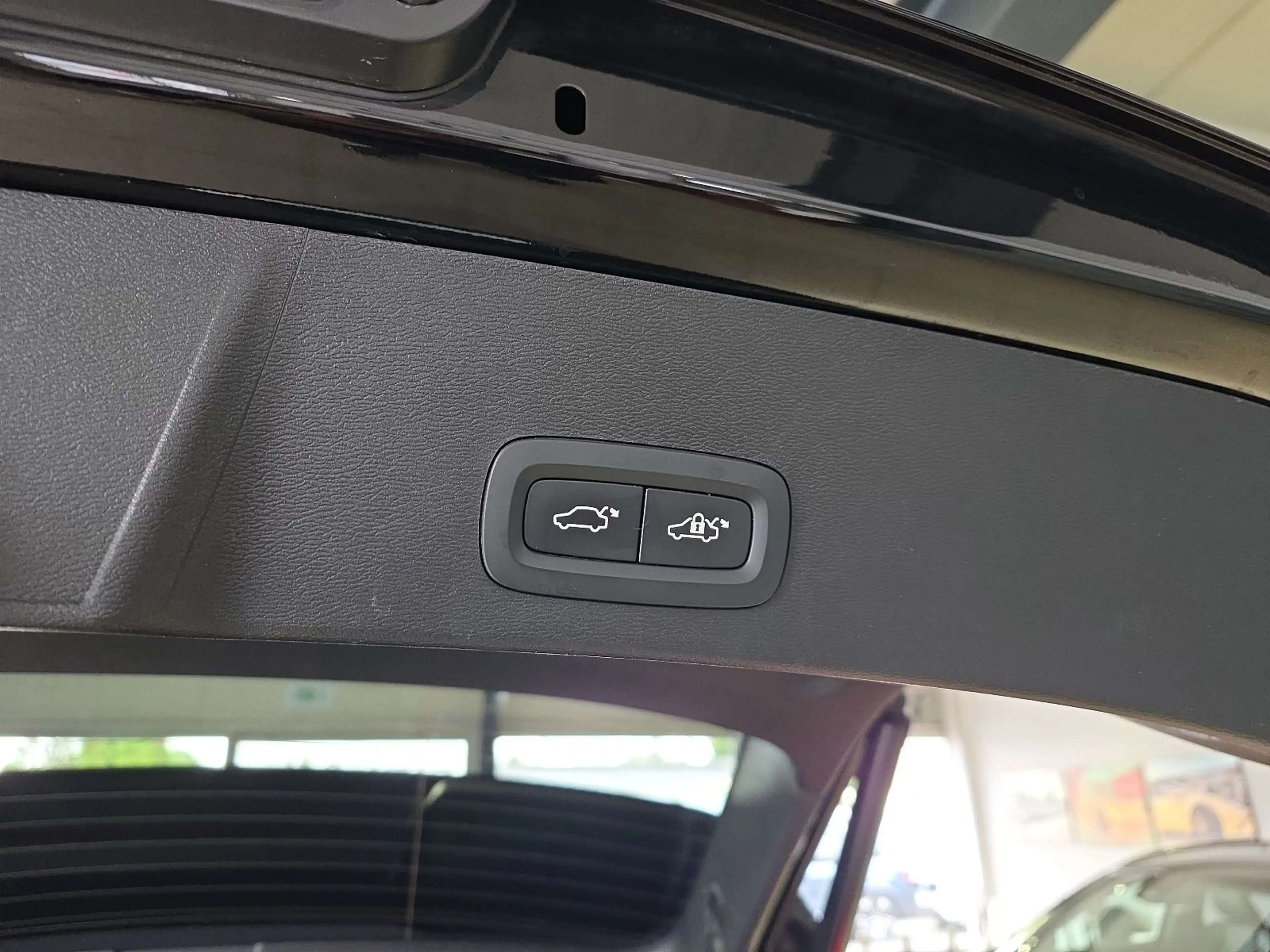Volvo XC40 B4 Plus Black Edition ACC BLIS Pano 360° — photo 15
