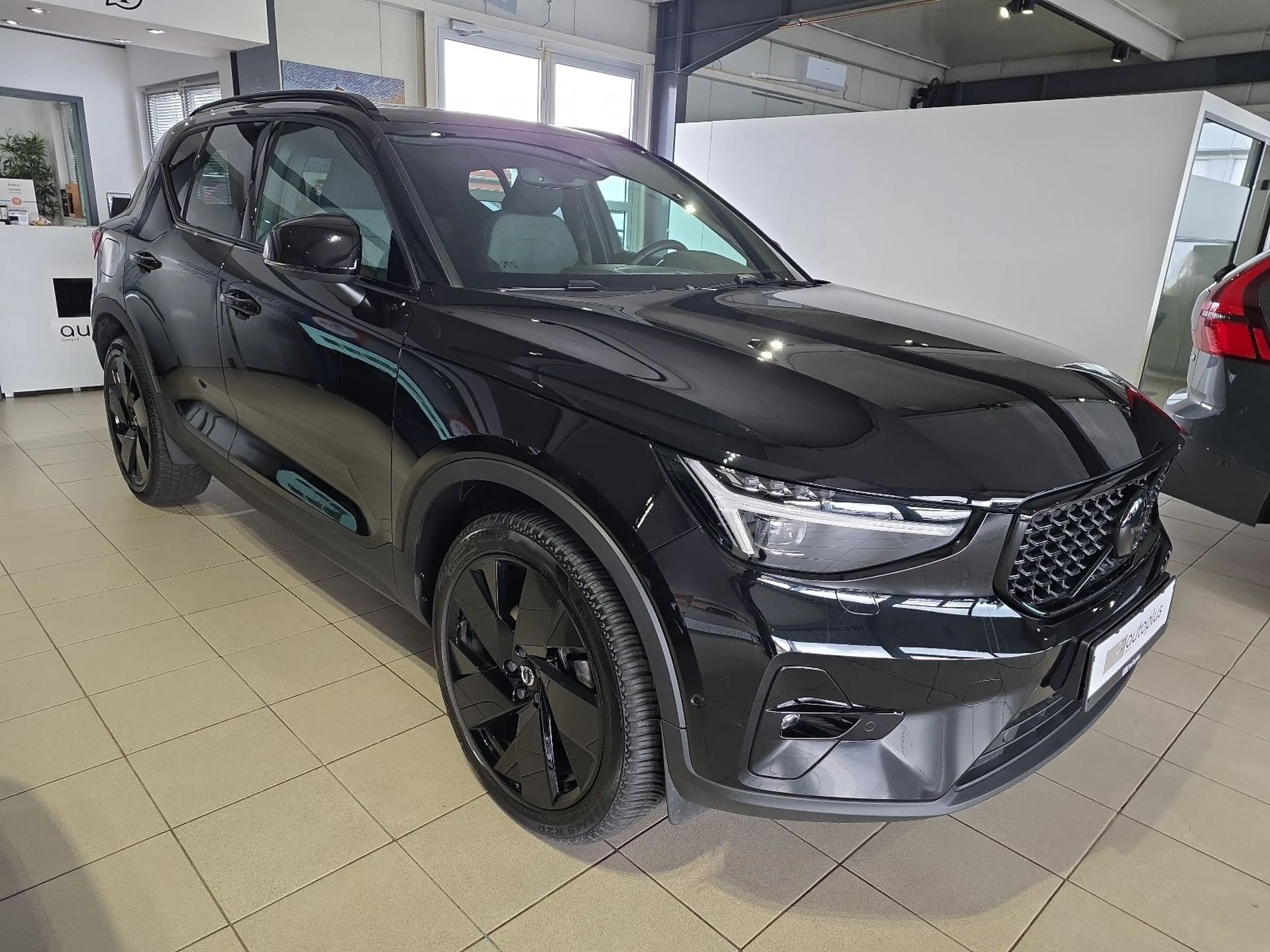 Volvo XC40 B4 Plus Black Edition ACC BLIS Pano 360° — photo 5