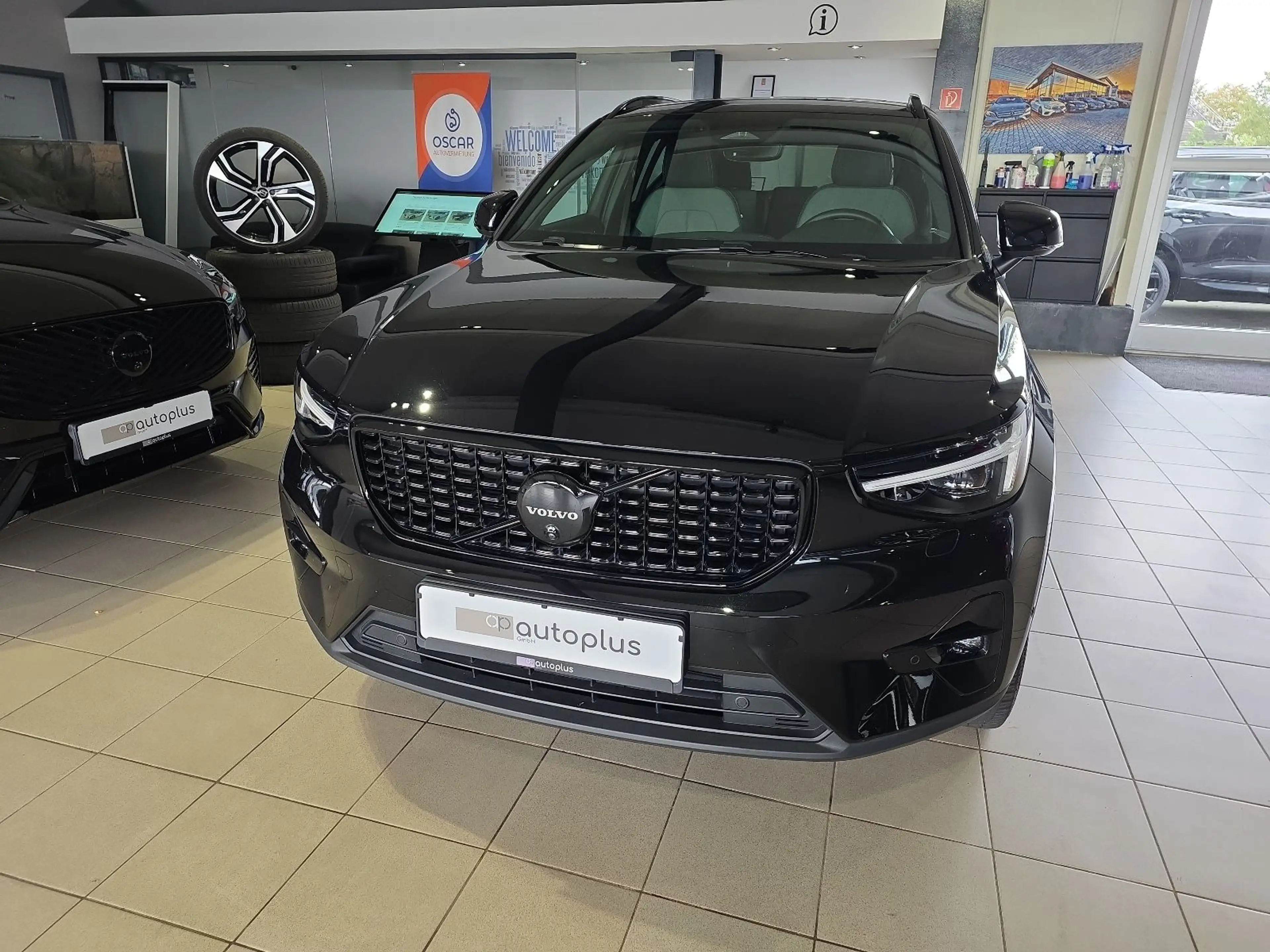 Volvo XC40 B4 Plus Black Edition ACC BLIS Pano 360° — photo 2