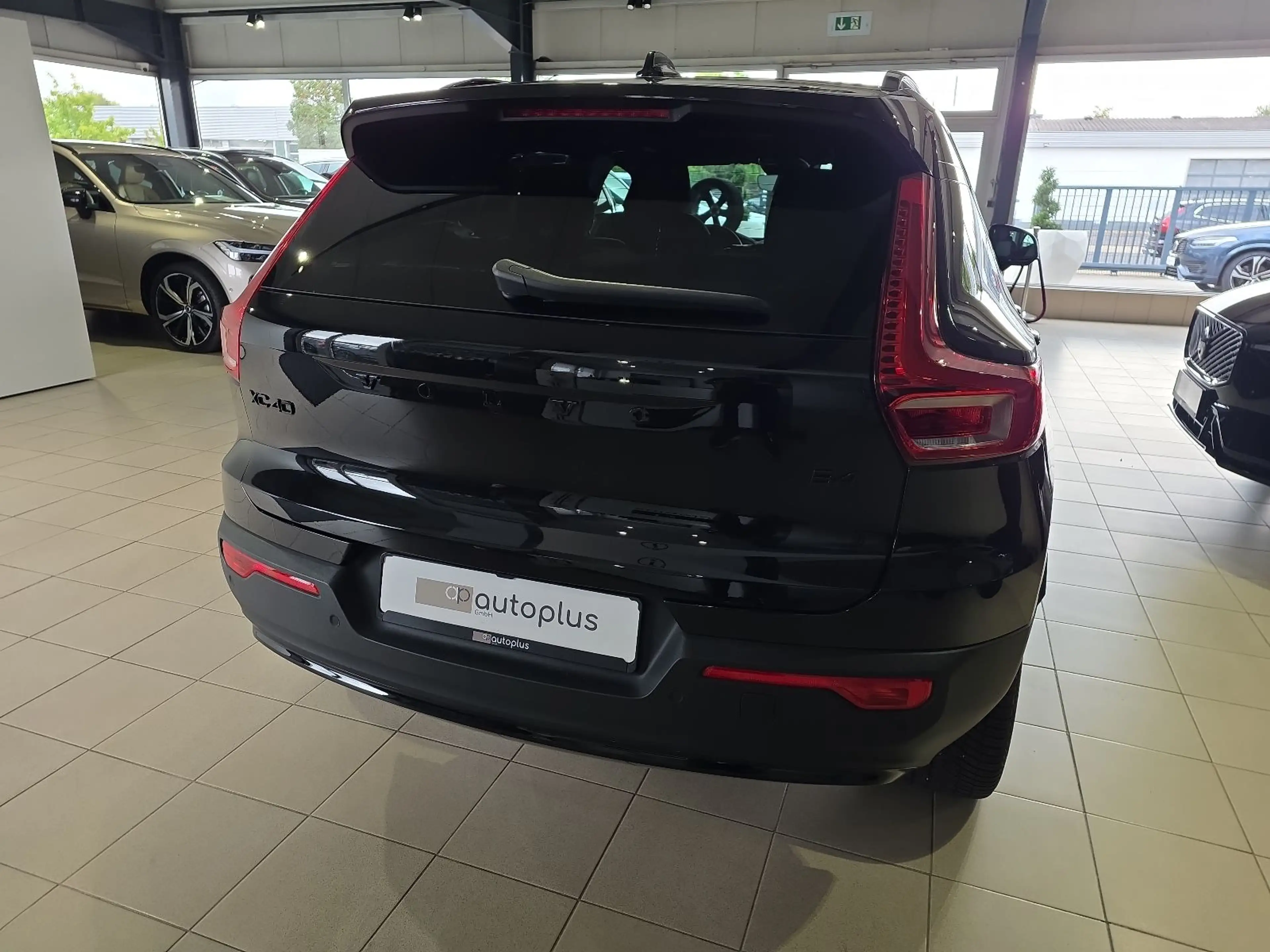Volvo XC40 B4 Plus Black Edition ACC BLIS Pano 360° — photo 7