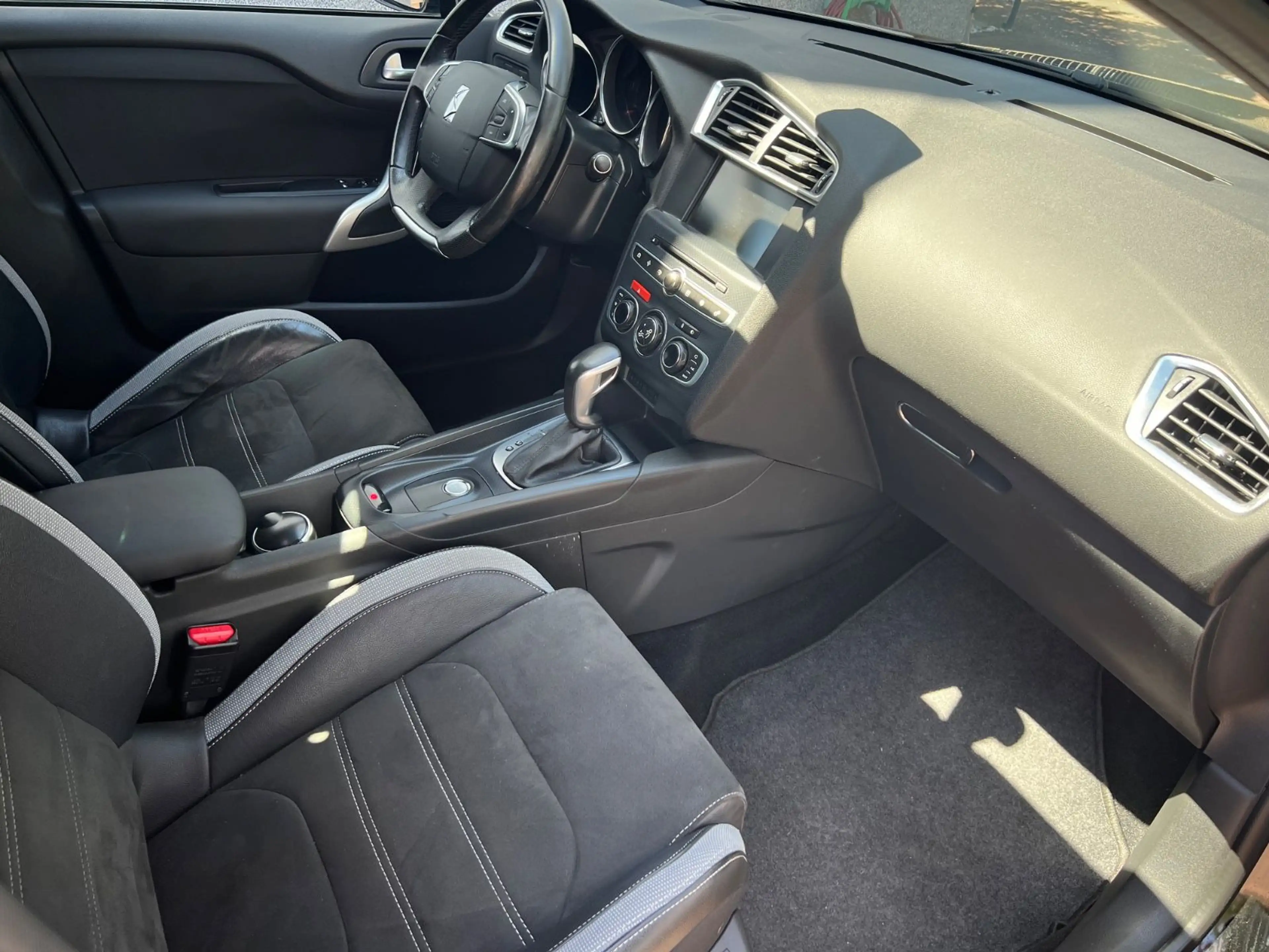 DS Automobiles DS 4 Crossback Citroën, Automatik, Navigation, — photo 10