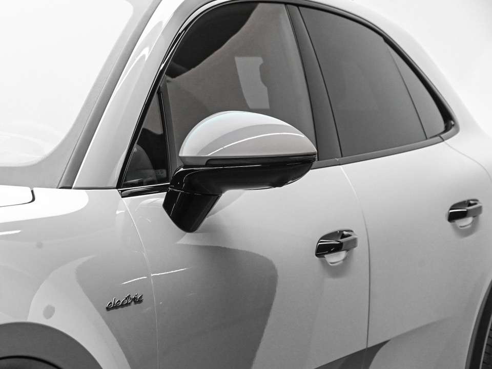 2024 Porsche Macan Turbo Electric - PORSCHE CERTIFIED EXT WARRANTY / thumb 7