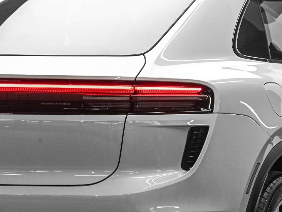 2024 Porsche Macan Turbo Electric - PORSCHE CERTIFIED EXT WARRANTY / thumb 14