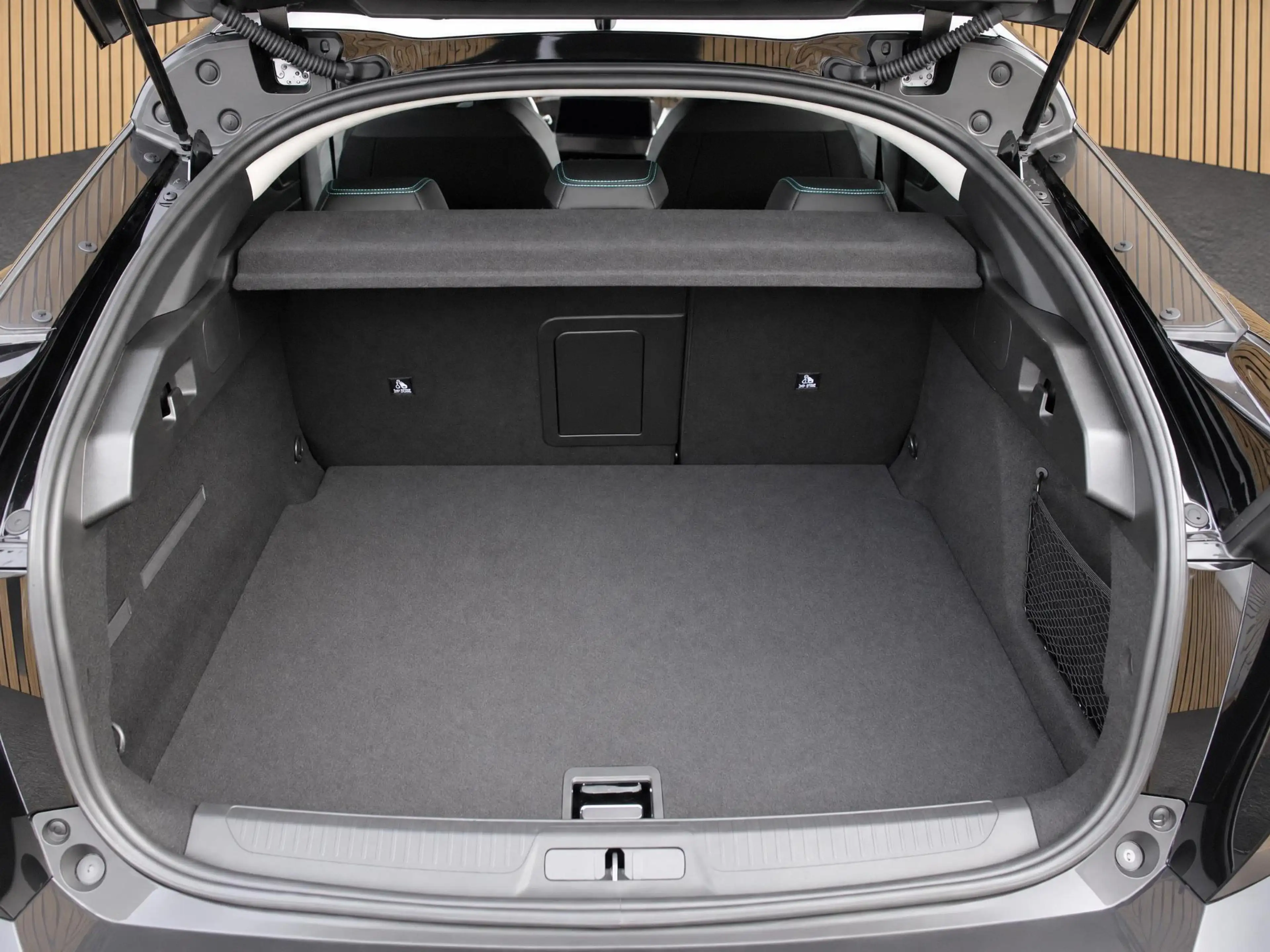 Peugeot 408 e-408 Allure 58 kWh VOORRAAD KORTING — photo 12