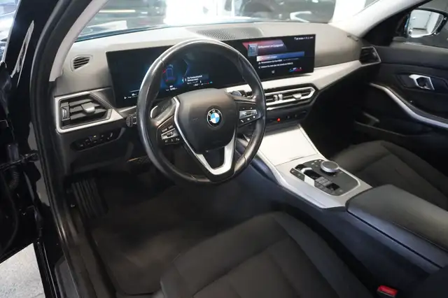 BMW 3 Series view 7