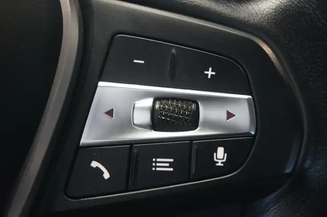 BMW 3 Series view 13