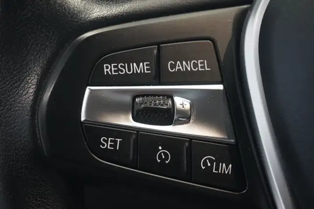 BMW 3 Series view 12