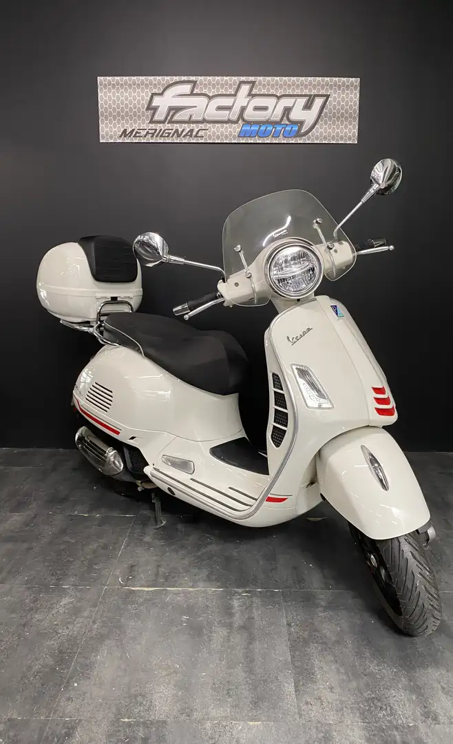 Vespa GTS 125 Blanc - 2