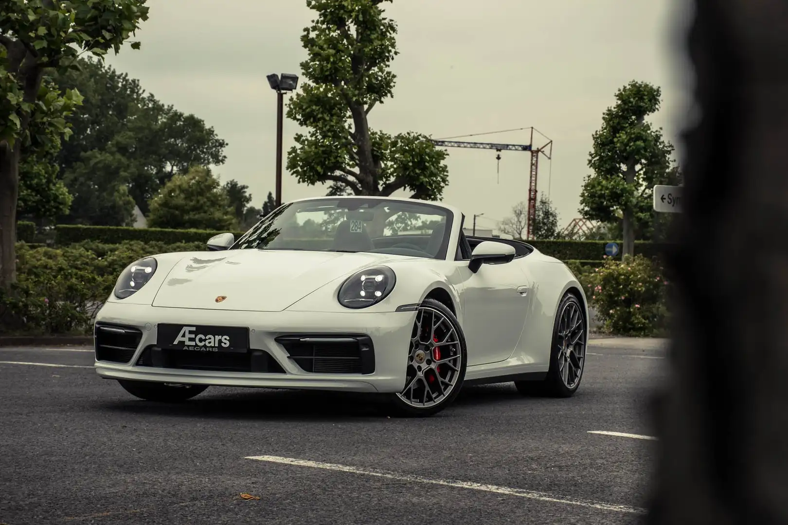 Porsche 992 911 CARRERA 4S / 13.000 KM /BELGIAN / SPORT BUTTON Wit - 2
