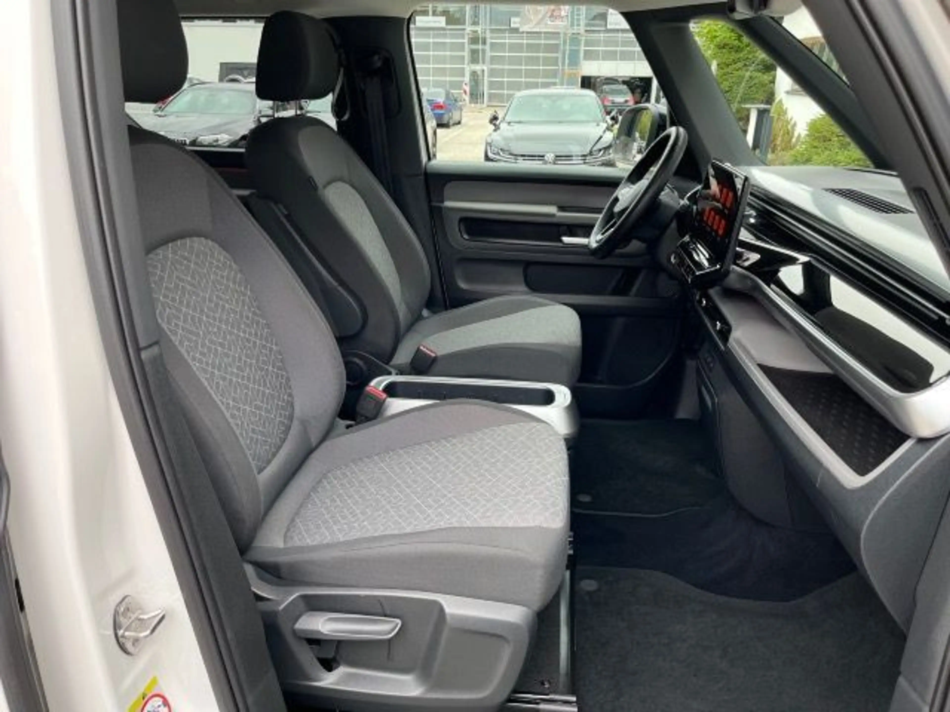 Volkswagen ID. Buzz ID.Buzz Pro (AHK+RearView+Navi) — photo 10