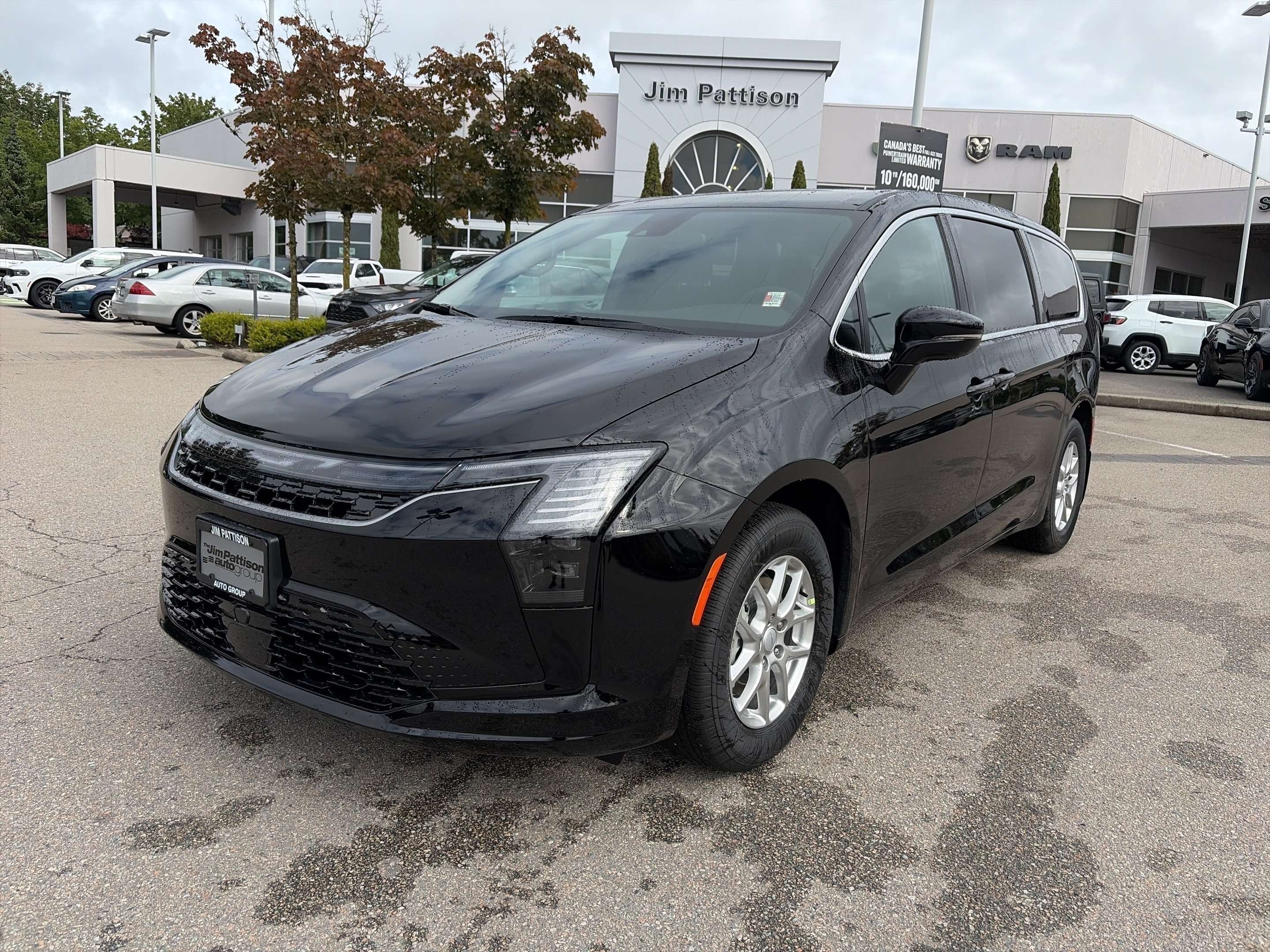 Black 2027 Chrysler Pacifica Minivan Front-Wheel Drive Automatic