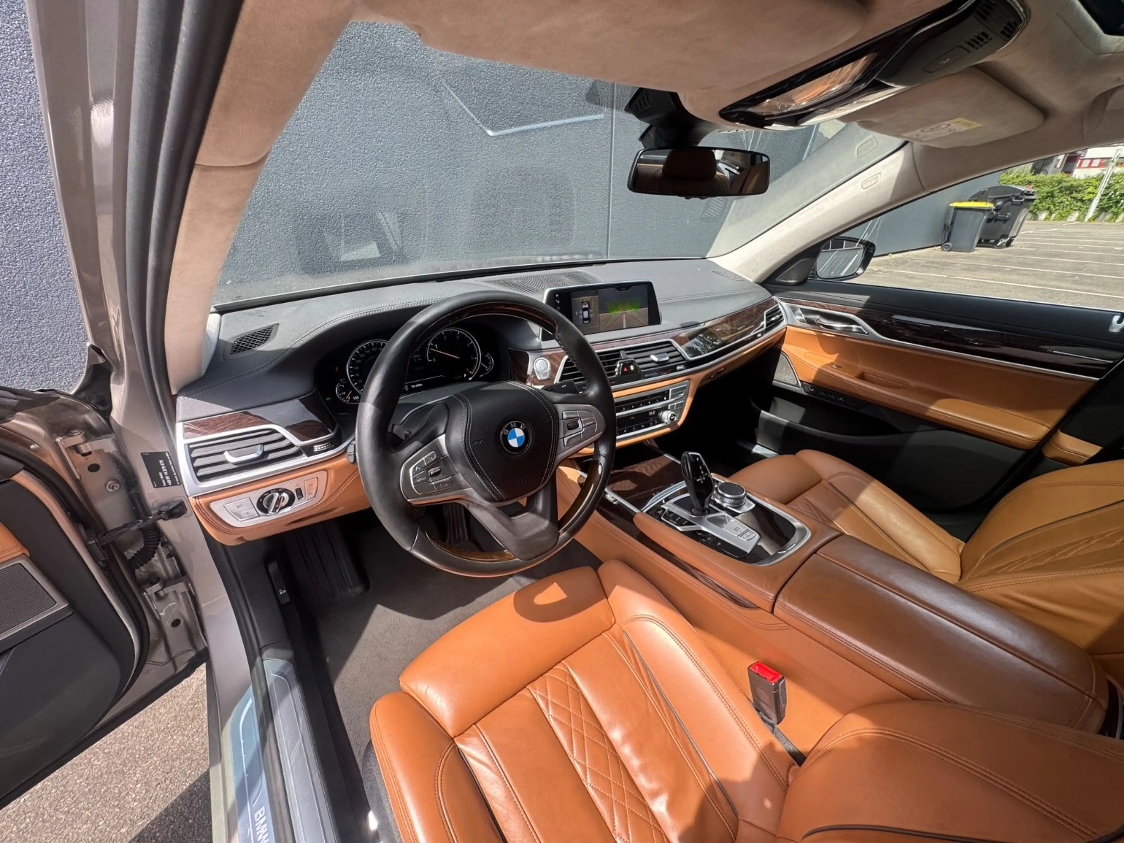 BMW 730 d / HUD / Rear Seat Infotainment / Massage — photo 11