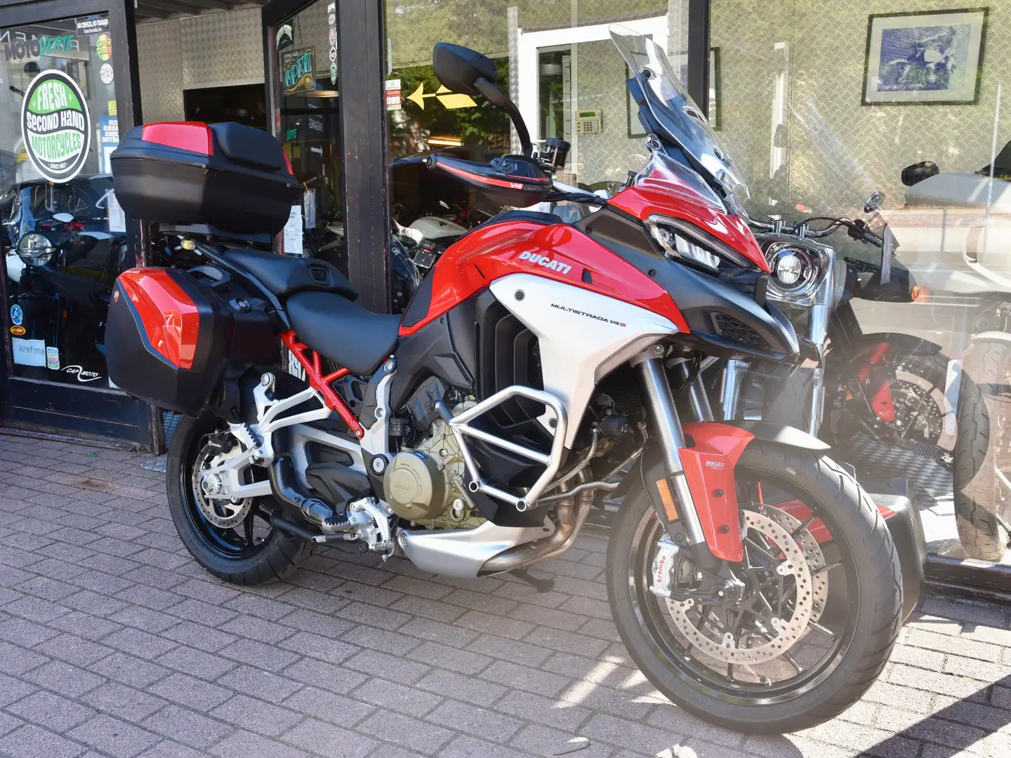 Ducati Multistrada V4 S travel Radar crvena - 1