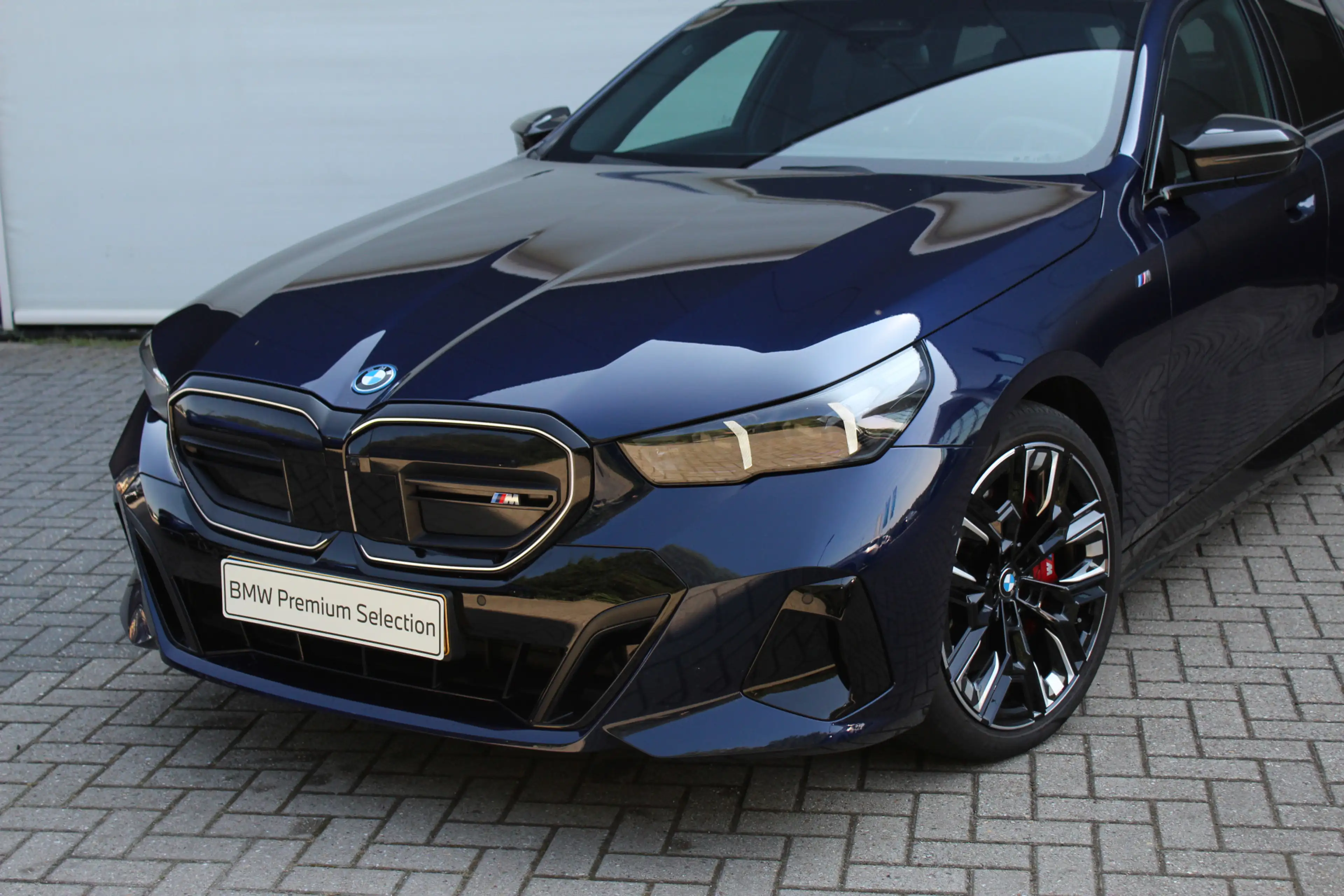 BMW i5 Touring M60 xDrive / Trekhaak / Panoramadak / Bowe — photo 8